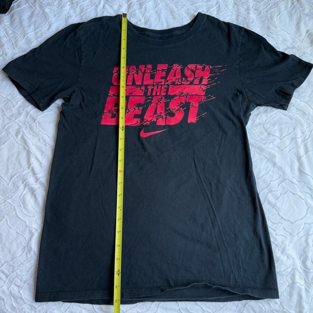 Nike Black Tee Unleash the Beast Red Lettering - Picture 3 of 5